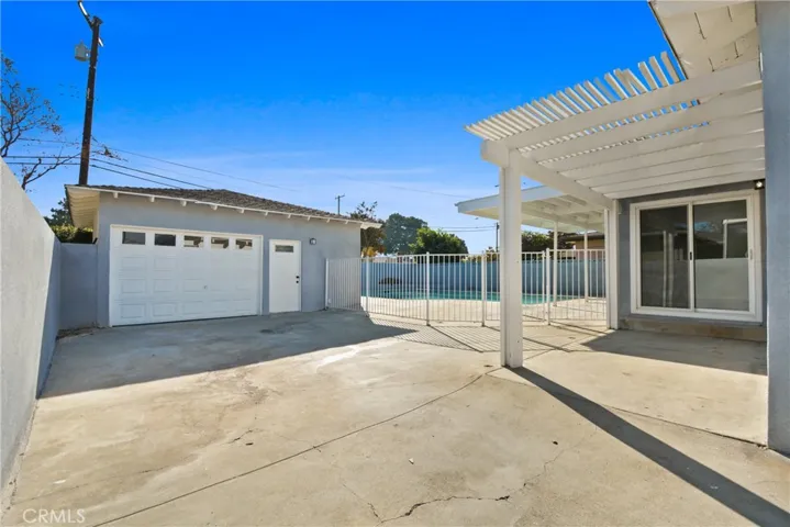driveway to garage