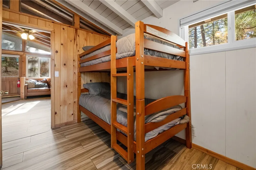 1141 W Alta Vista Avenue, Big Bear City, California 92314 home-pic-11