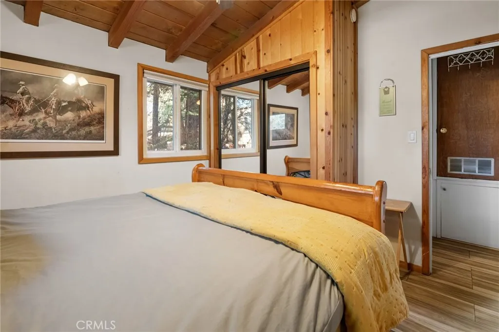 1141 W Alta Vista Avenue, Big Bear City, California 92314 home-pic-8
