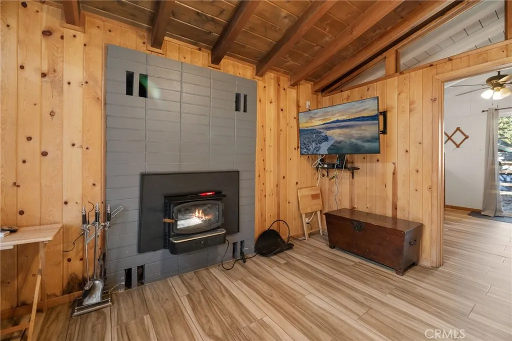 1141 W Alta Vista Avenue, Big Bear City, California 92314 home-pic-4
