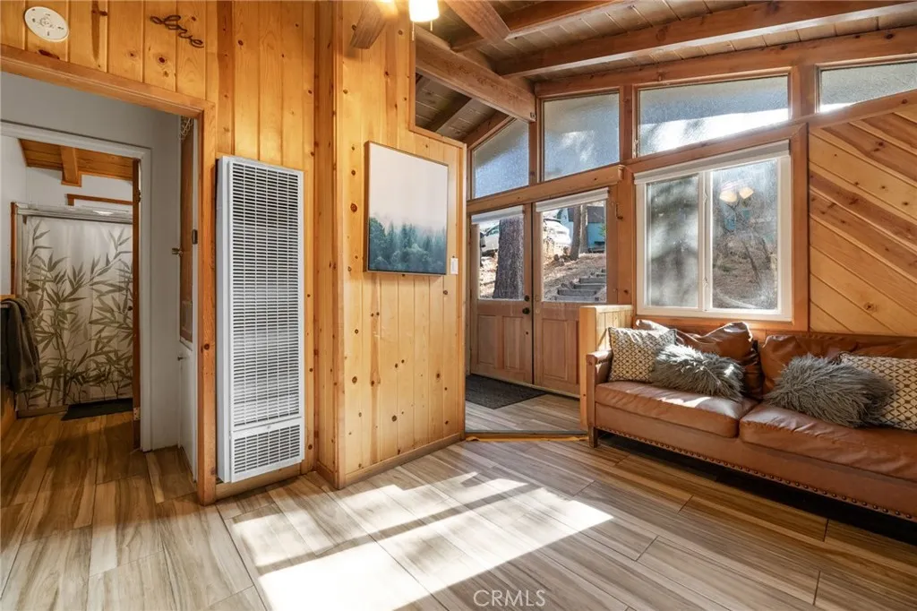 1141 W Alta Vista Avenue, Big Bear City, California 92314 home-pic-6