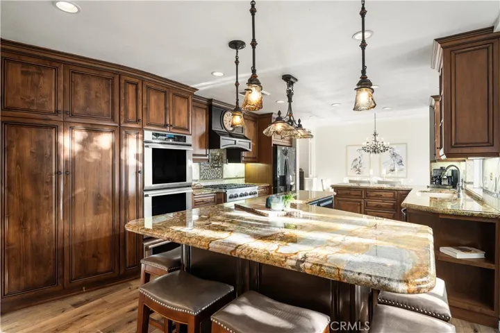 Awesome kitchen with all the amenities to prepare meals.