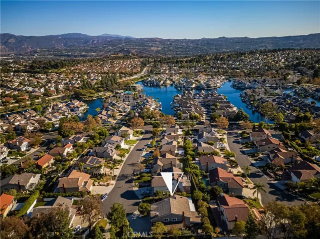 As you can see in this picture. This end of Cul-de-sac home is only a short stroll to the lake.