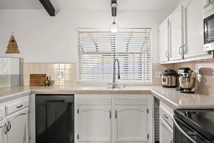 16273 Arena Drive, Ramona, California 92065