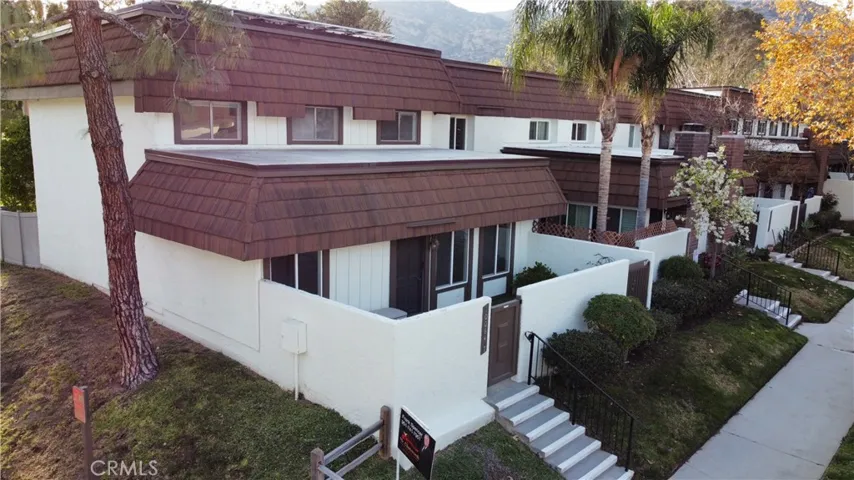 10064 Larwin Avenue 7, Chatsworth, California 91311