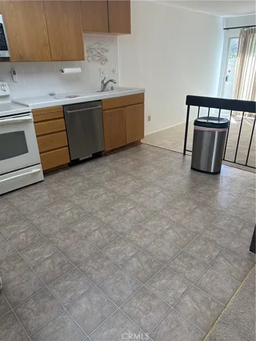10064 Larwin Avenue 7, Chatsworth, California 91311