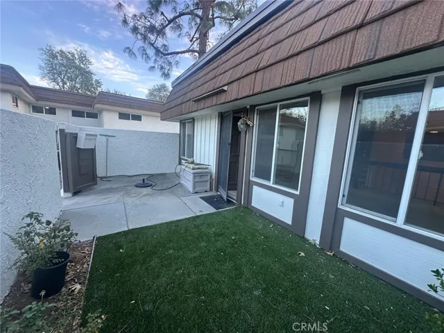 10064 Larwin Avenue 7, Chatsworth, California 91311