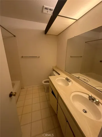 10064 Larwin Avenue 7, Chatsworth, California 91311