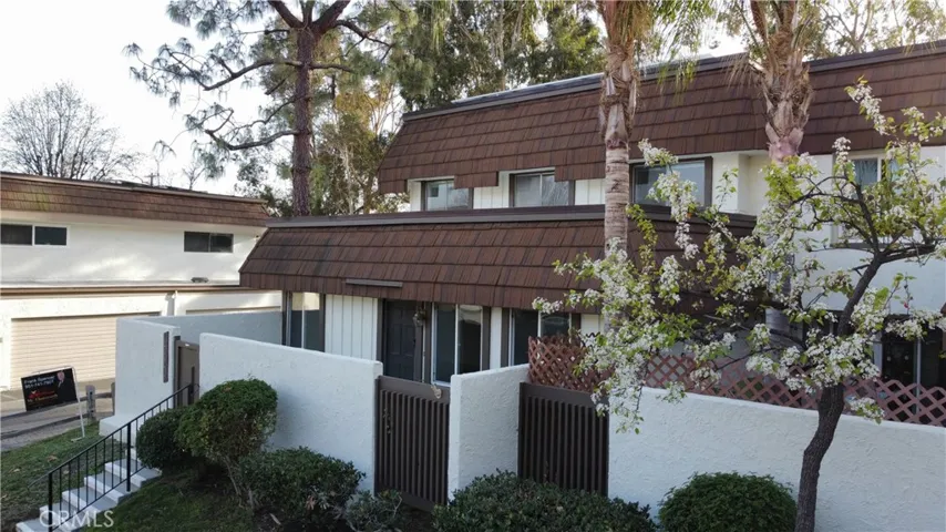 10064 Larwin Avenue 7, Chatsworth, California 91311