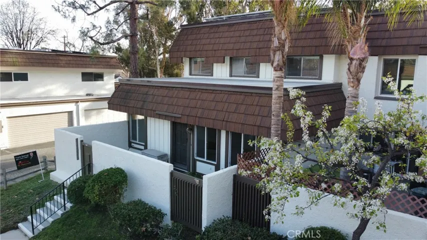 10064 Larwin Avenue 7, Chatsworth, California 91311