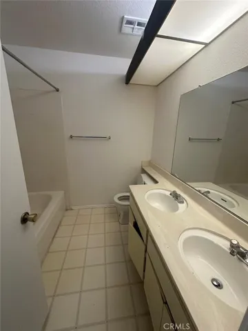 10064 Larwin Avenue 7, Chatsworth, California 91311
