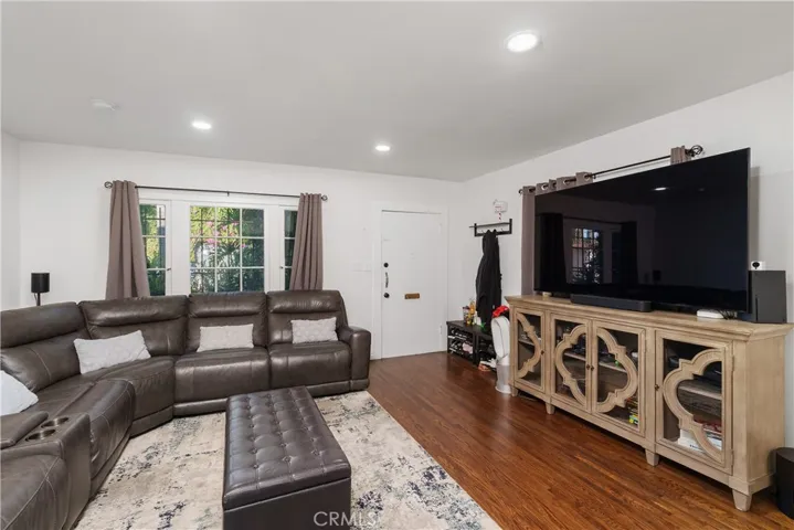 1446 Calumet Avenue, Los Angeles, California 90026