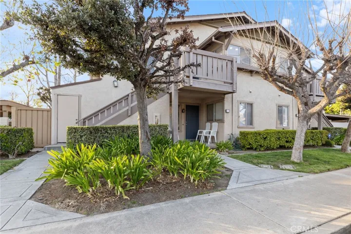 81 Smokestone 12, Irvine, California 92614
