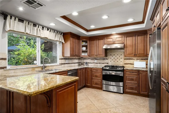 9684 La Colina Drive, Rancho Cucamonga, California 91737