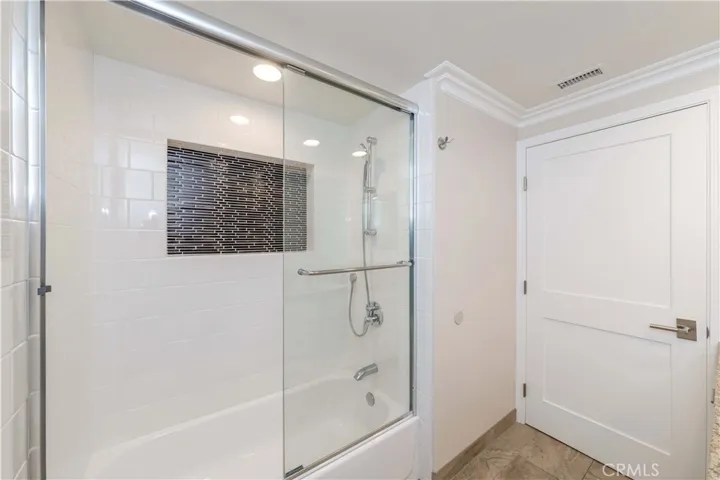 TUB/ SHOWER