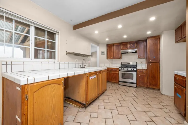6850 Benjamin Holt Rd, San Diego, California 92114