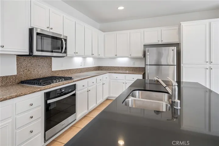 7146 La Sarra Drive, Lancaster, California 93536