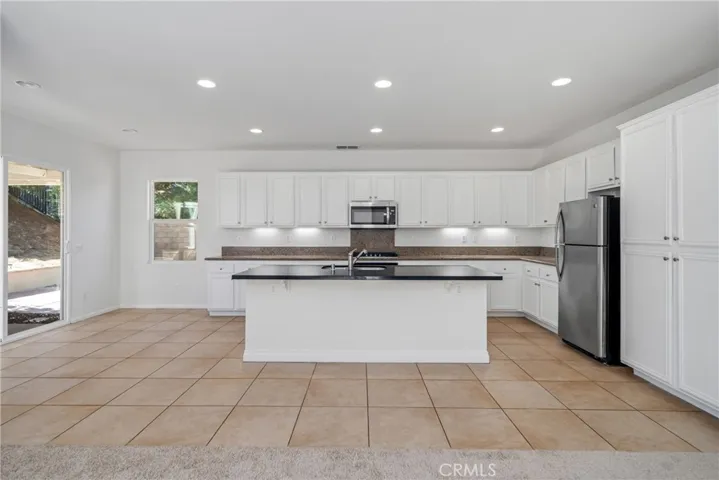 7146 La Sarra Drive, Lancaster, California 93536