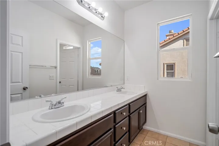 7146 La Sarra Drive, Lancaster, California 93536