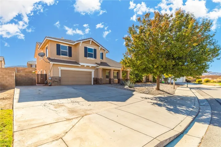 7146 La Sarra Drive, Lancaster, California 93536