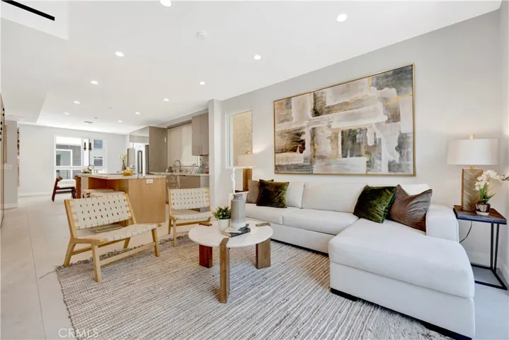 14568 Dickens Street, Sherman Oaks, California 91403