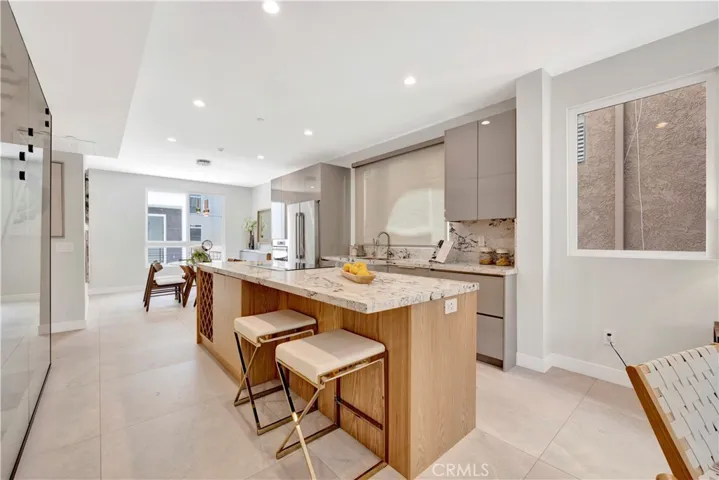 14568 Dickens Street, Sherman Oaks, California 91403