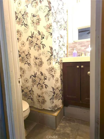 Primary shower