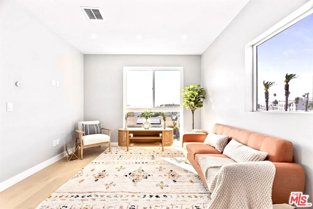 315 N Normandie Avenue, Los Angeles, California 90004 home-pic-32