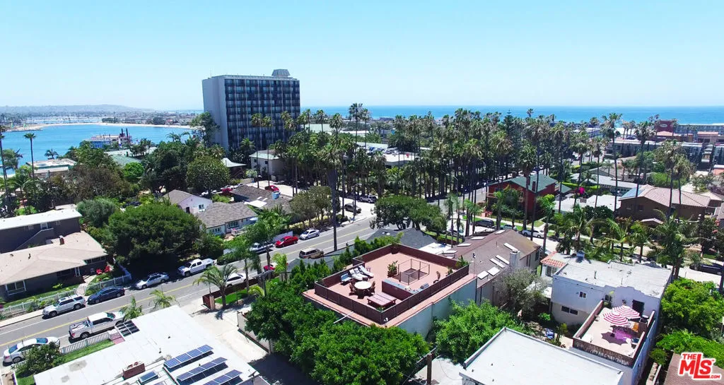 4111 Bayard Street, San Diego, California 92109 home-pic-12