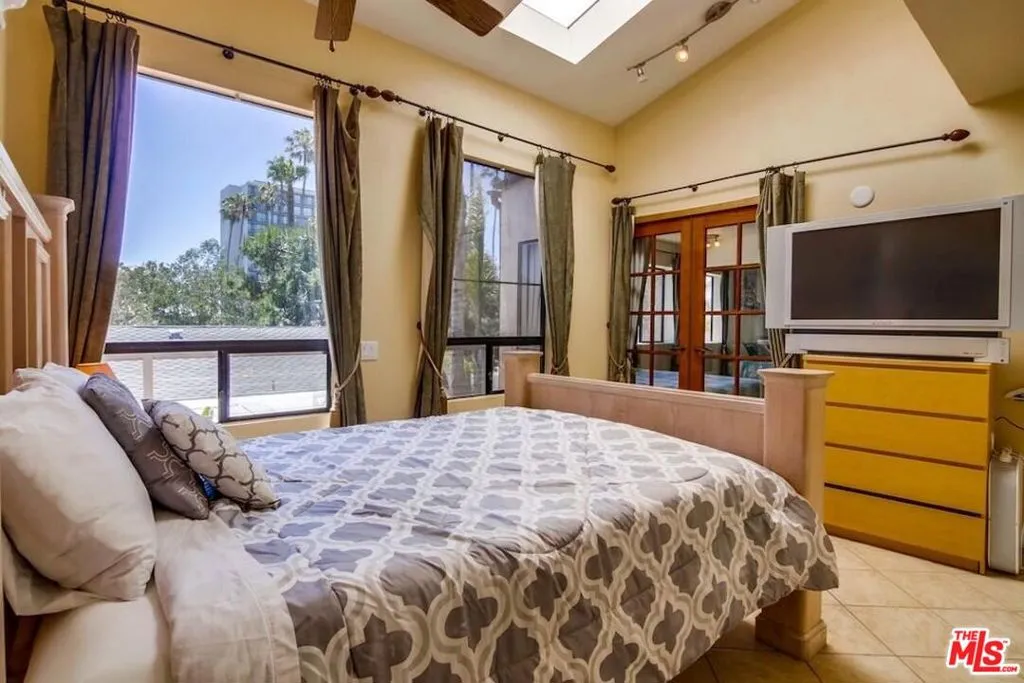 4111 Bayard Street, San Diego, California 92109 home-pic-43