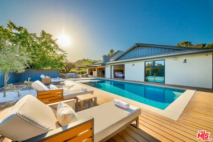 9038 Meredith Place, Beverly Hills, California 90210