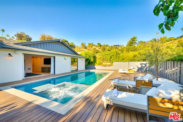9038 Meredith Place, Beverly Hills, California 90210
