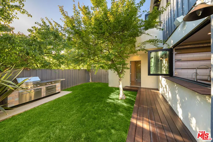 9038 Meredith Place, Beverly Hills, California 90210