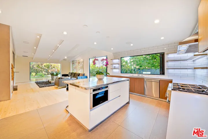 9038 Meredith Place, Beverly Hills, California 90210