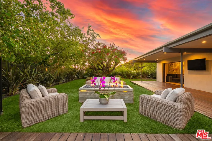 9038 Meredith Place, Beverly Hills, California 90210