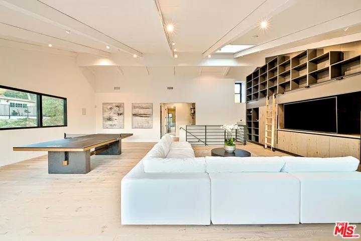 9038 Meredith Place, Beverly Hills, California 90210