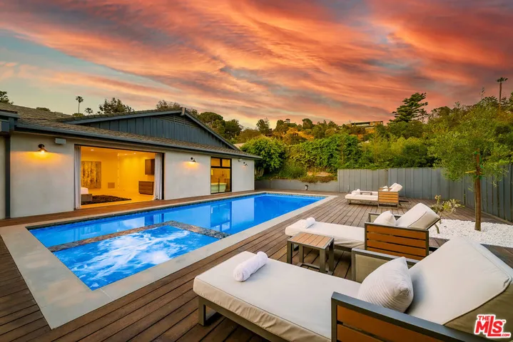 9038 Meredith Place, Beverly Hills, California 90210