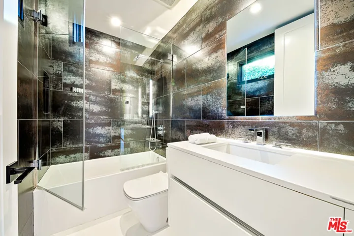 9038 Meredith Place, Beverly Hills, California 90210