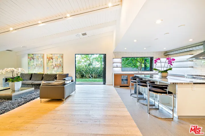 9038 Meredith Place, Beverly Hills, California 90210