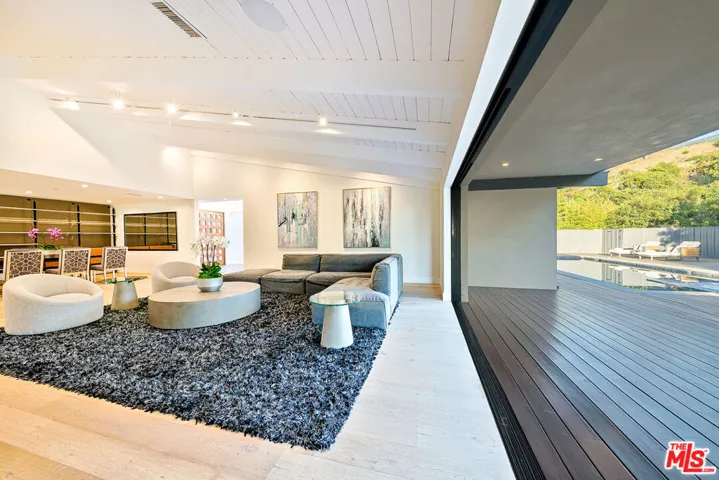 9038 Meredith Place, Beverly Hills, California 90210