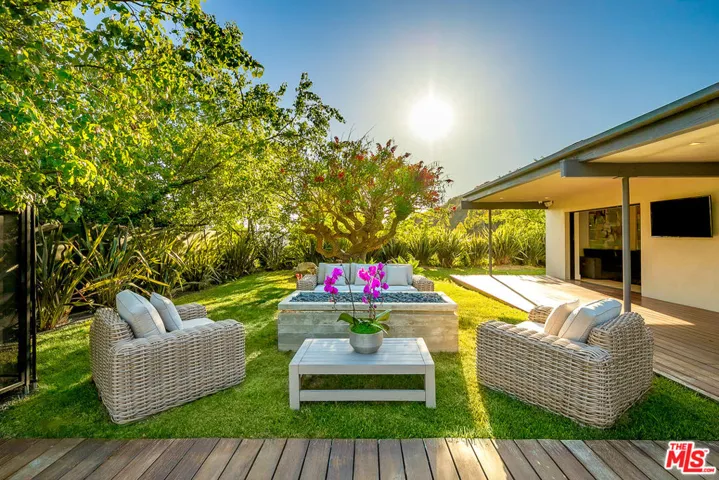 9038 Meredith Place, Beverly Hills, California 90210