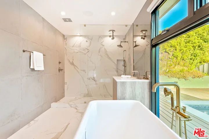 9038 Meredith Place, Beverly Hills, California 90210