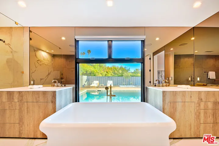 9038 Meredith Place, Beverly Hills, California 90210