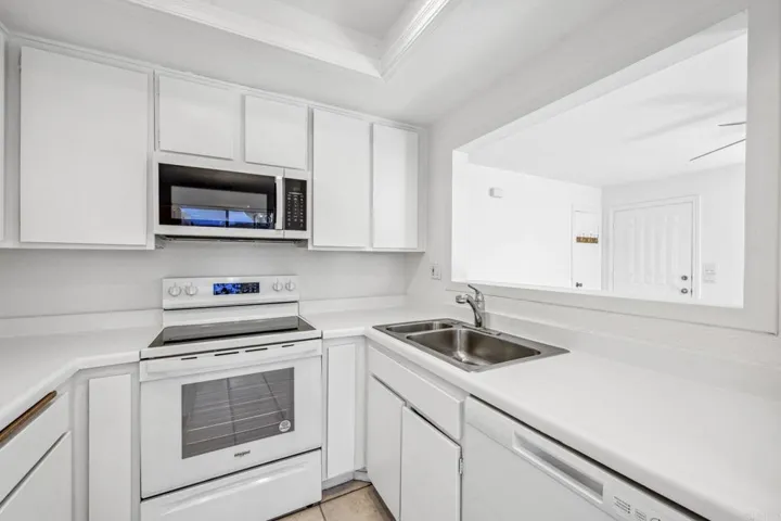 3422 Del Este Way, Oceanside, California 92056