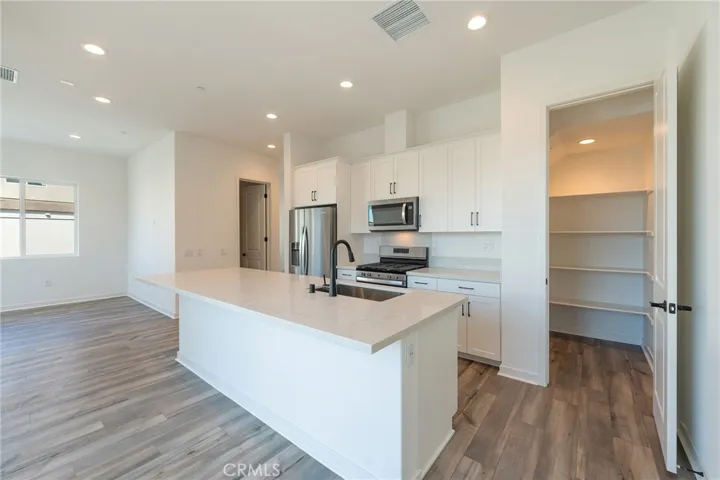 143 Culture, Irvine, California 92618