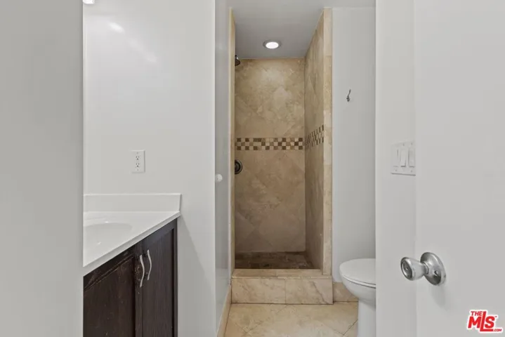 1033 6th Street 212, Santa Monica, California 90403