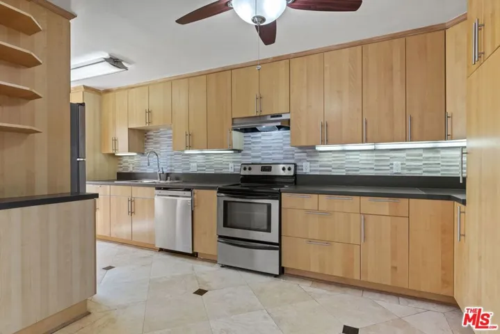 1033 6th Street 212, Santa Monica, California 90403