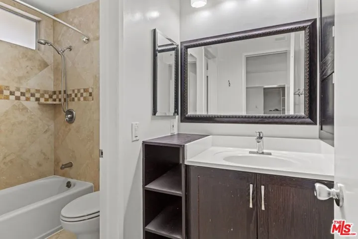 1033 6th Street 212, Santa Monica, California 90403