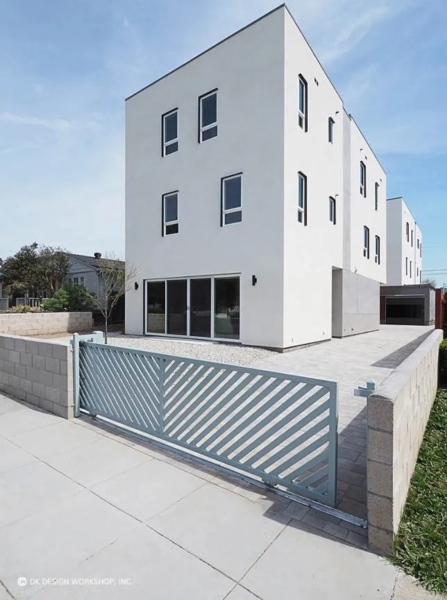 2026 Federal Avenue, Los Angeles, California 90025 home-pic-0