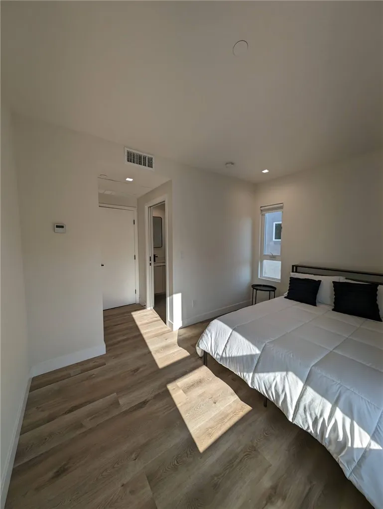 2026 Federal Avenue, Los Angeles, California 90025 home-pic-6